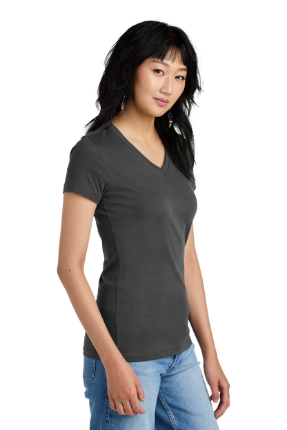 DM1170L District ® Women’s Perfect Weight ® V-Neck Tee